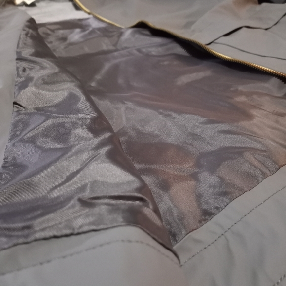 Weatherproof jacket - Picture 10 of 11